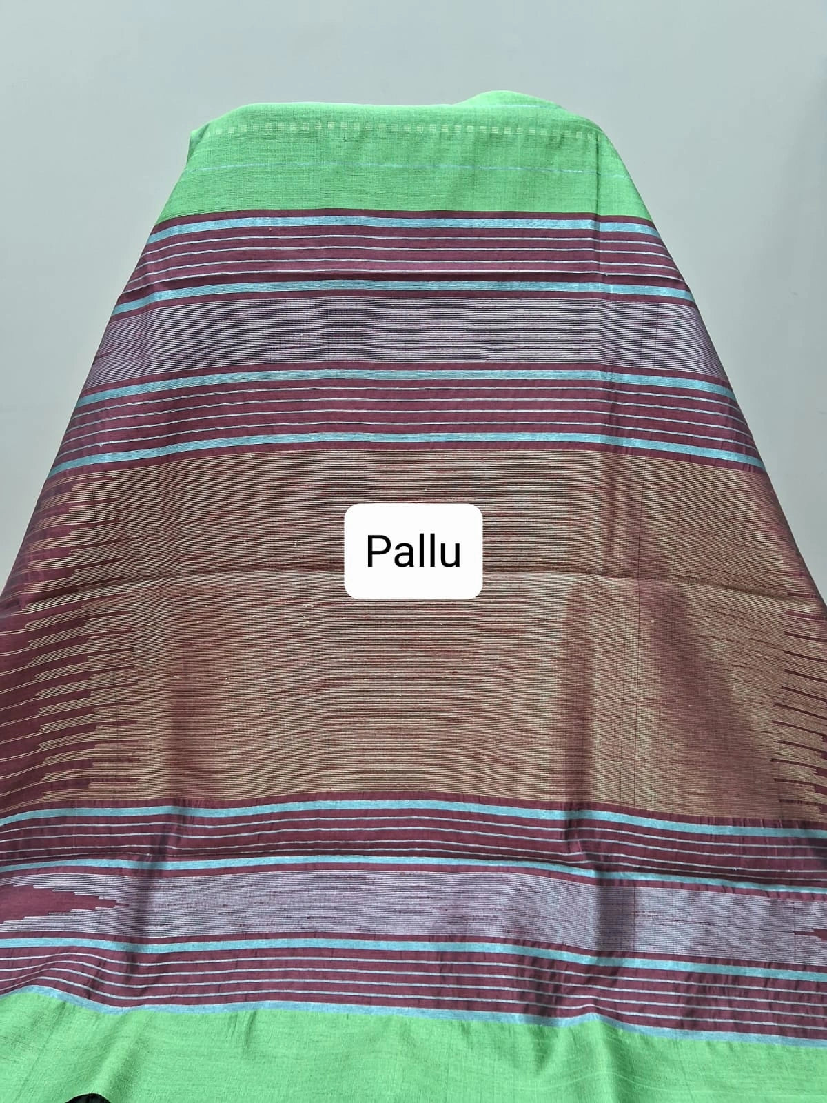 Bright green Khadi semi pattu saree Pallu
