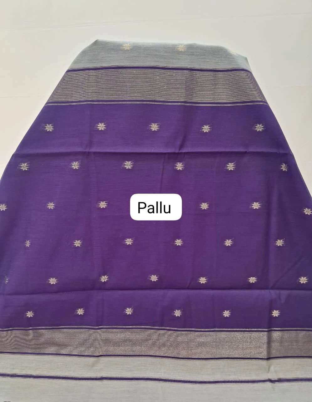 Beige Semi Maheshwari Silk Saree pallu