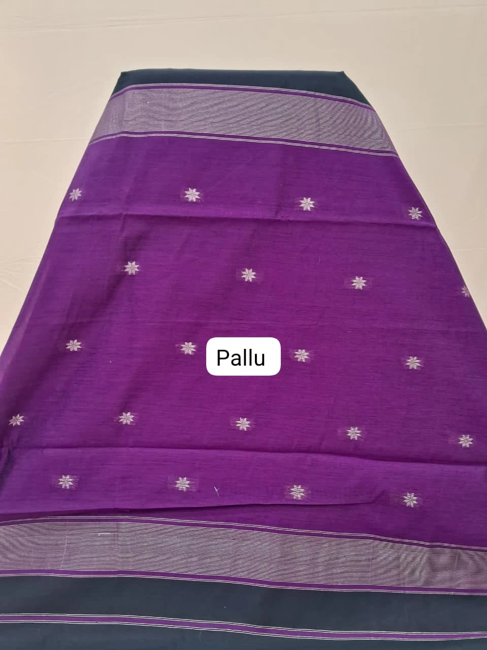 Traditional Black Semi Maheshwari Silk Cotton Saree pallu