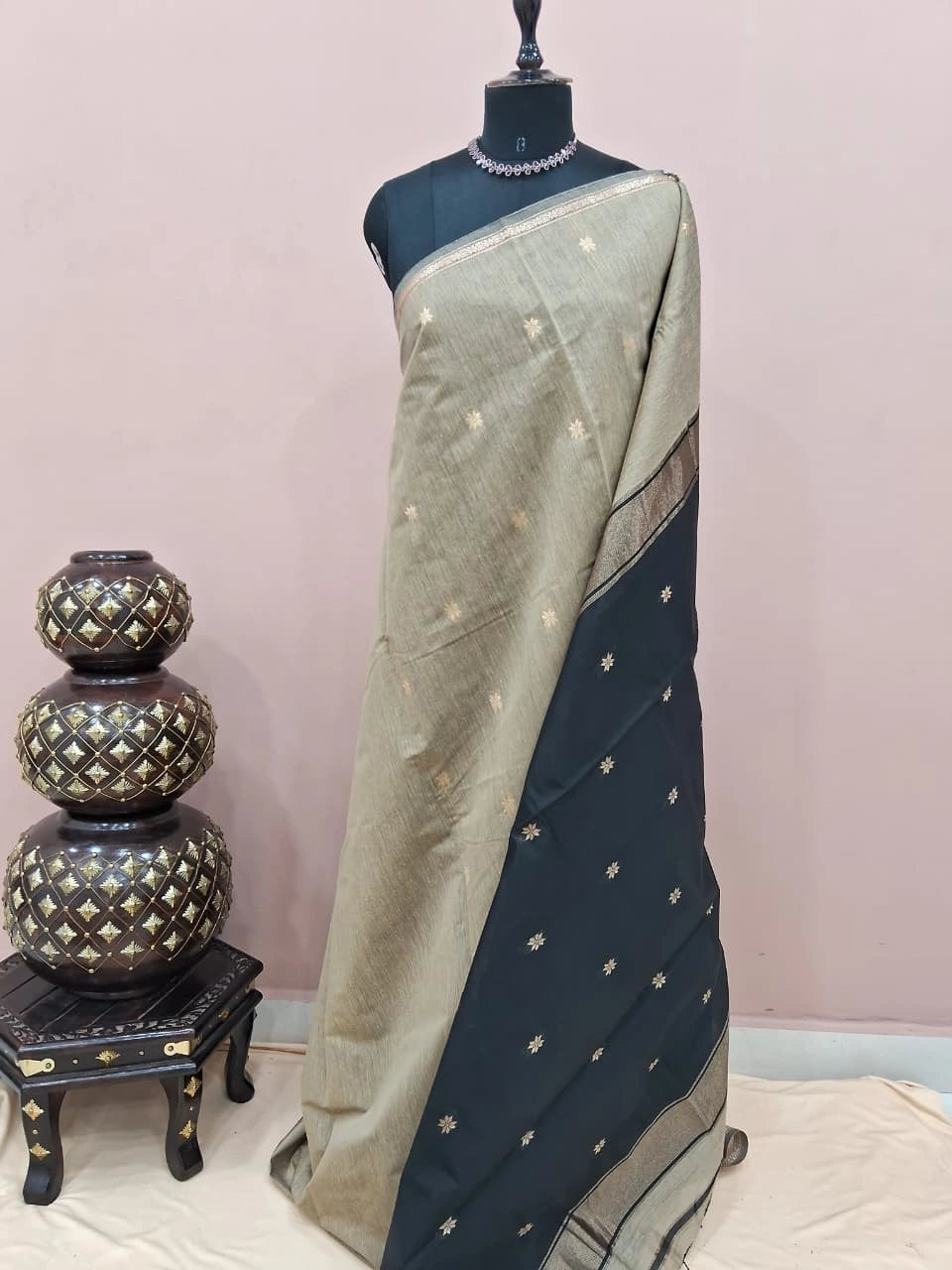 Beige Semi Maheshwari Silk Cotton Saree