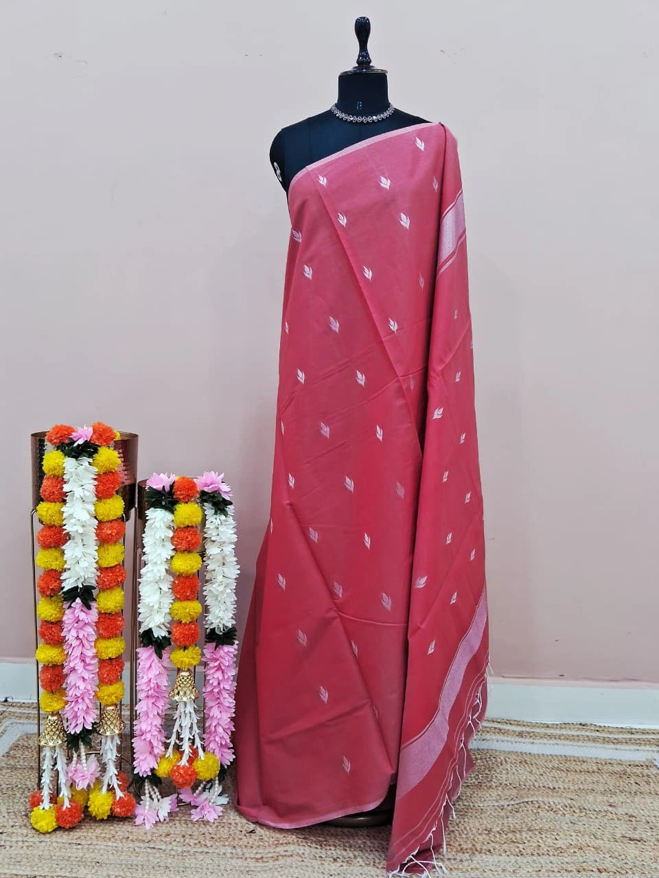 Pale Red Semi Maheshwari Silk Cotton Saree