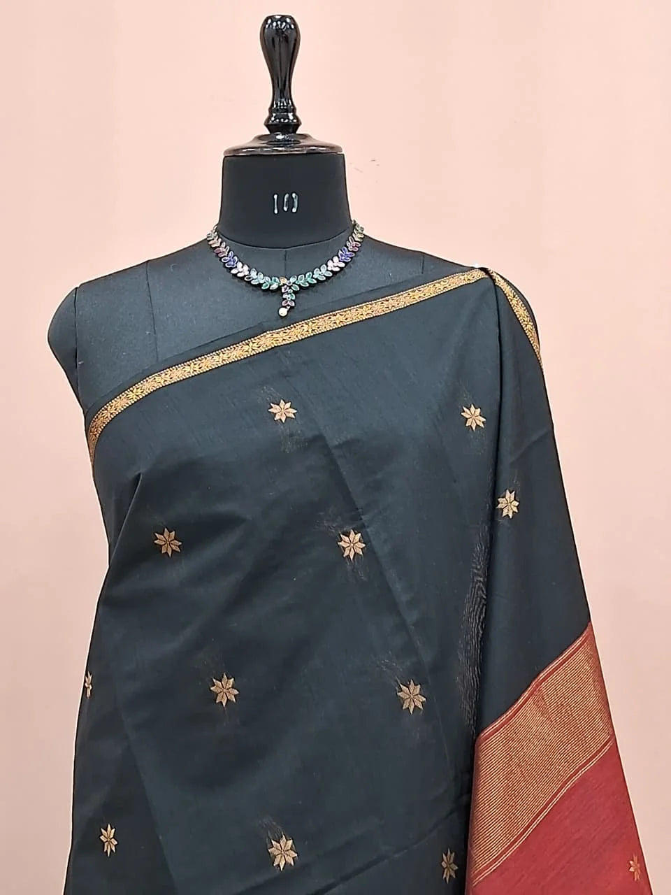 Black Semi Maheshwari Silk Cotton Saree  1
