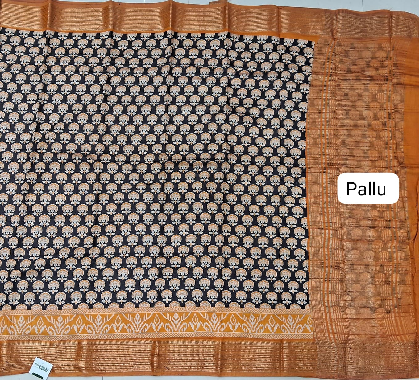 Black Moonga Silk Saree  Pallu