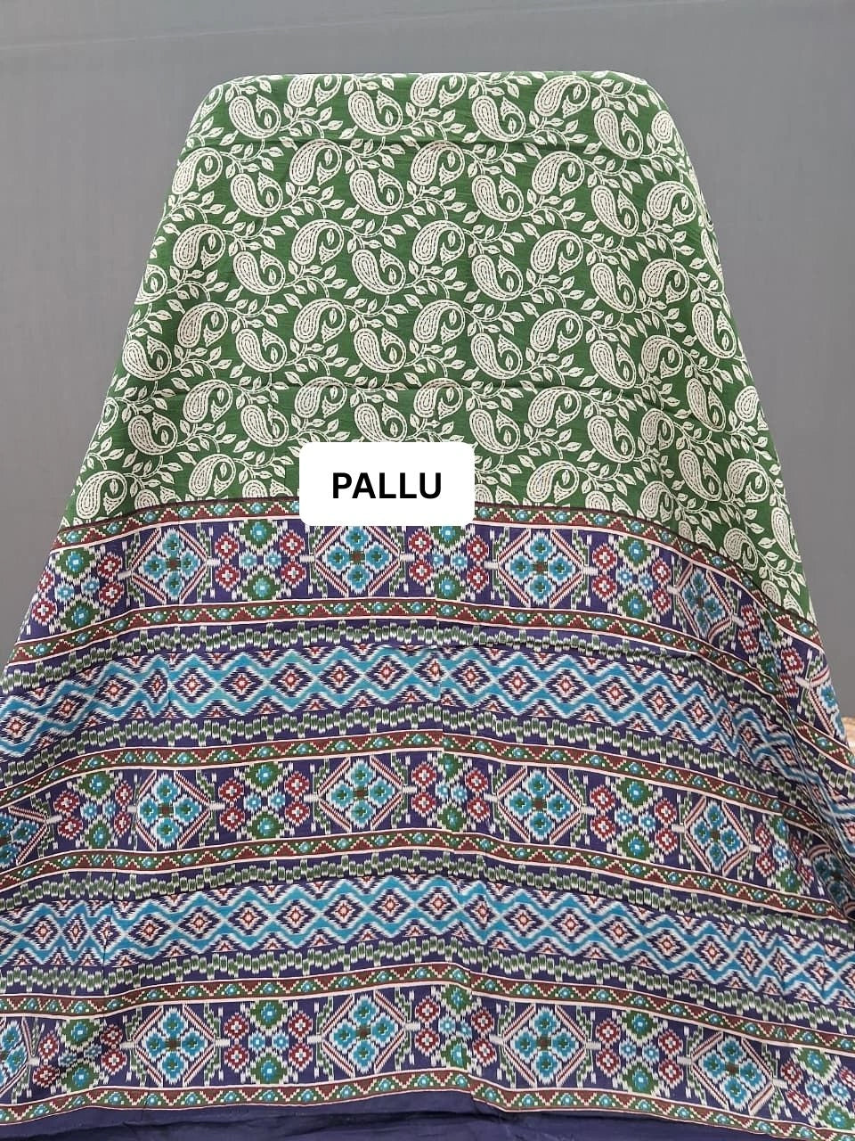 Green Moonga Silk Saree pallu