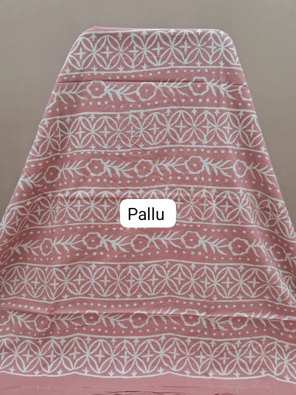 Elegant taupe brown soft cotton saree pallu