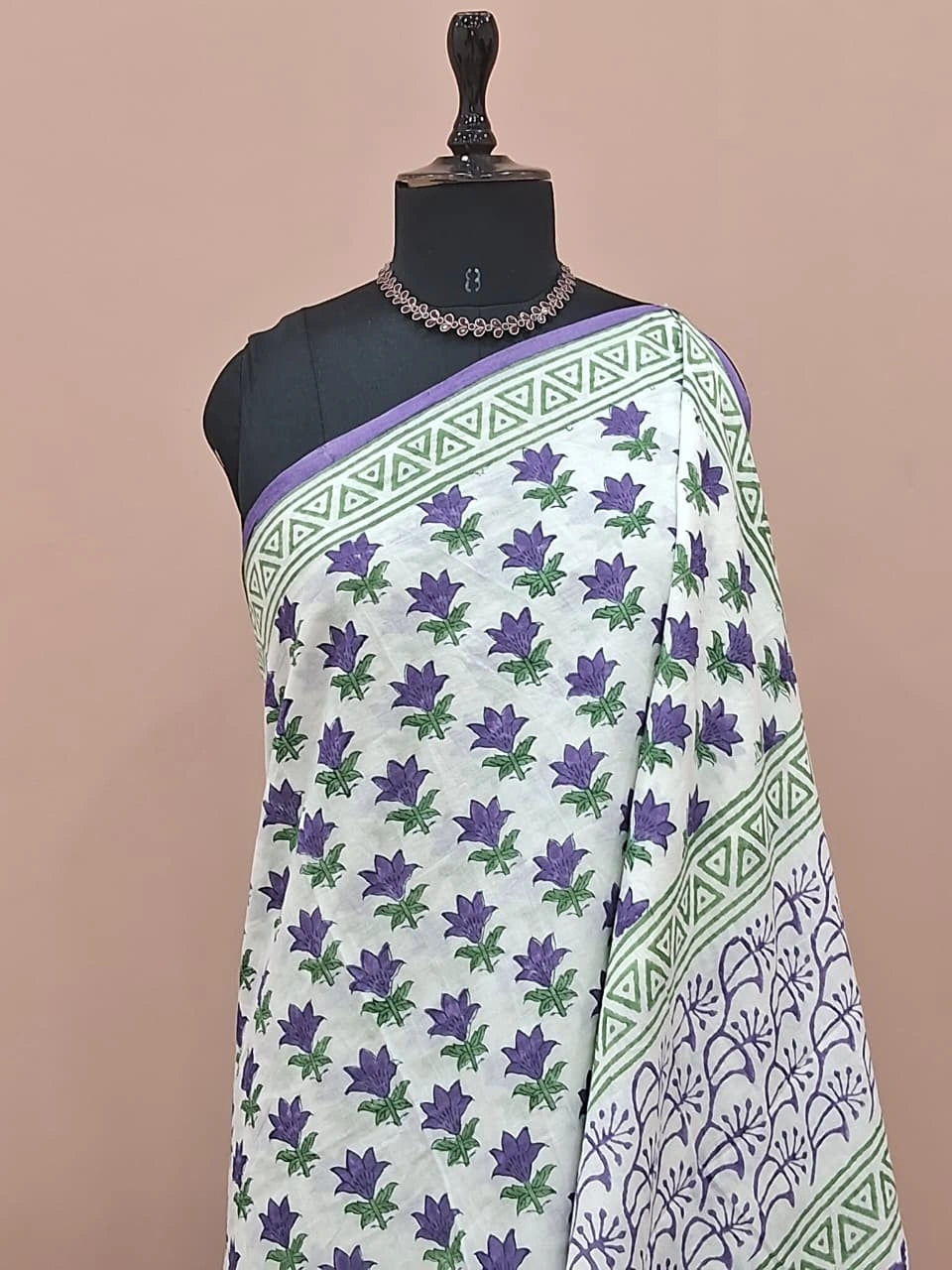 Elegant white soft cotton saree 1