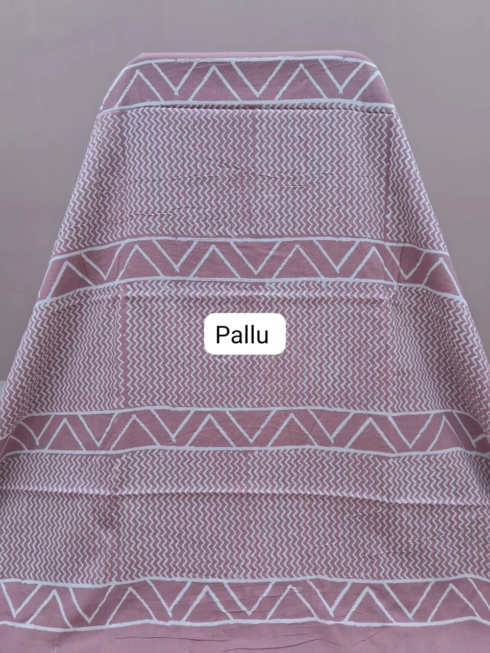 Traditional taupe brown soft cotton saree pallu