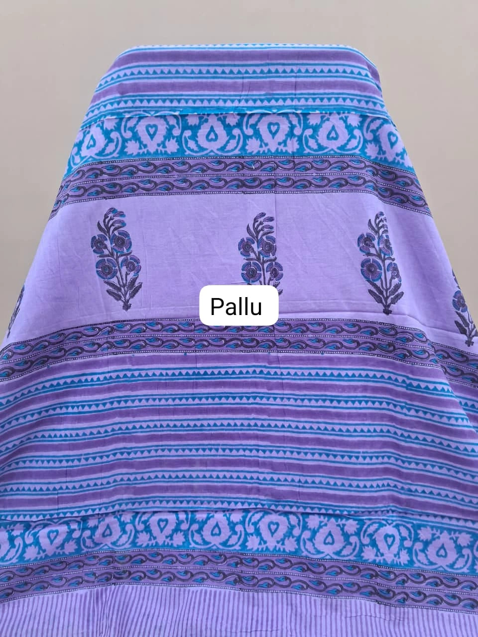 Elegant Lavender soft cotton saree pallu