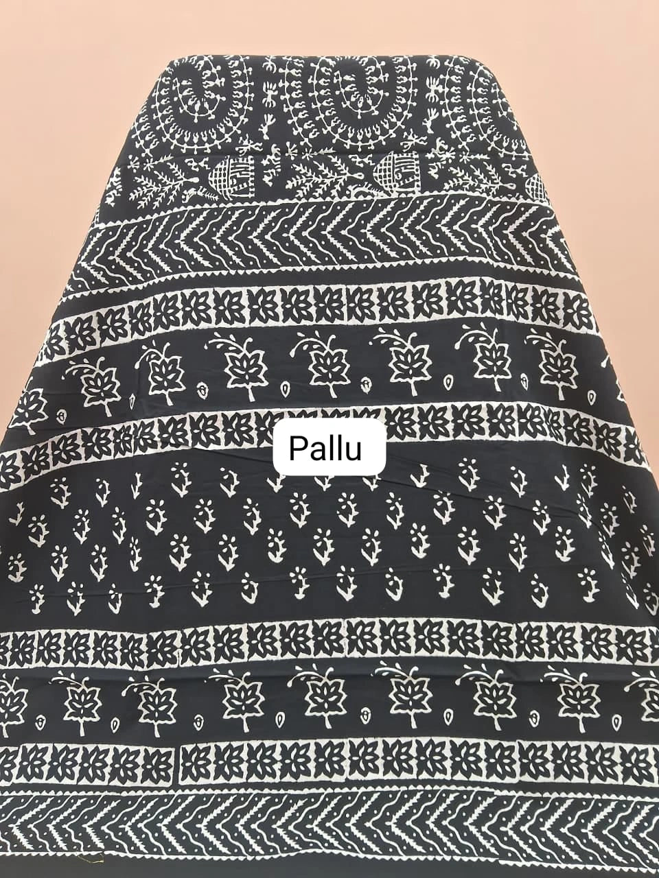 Elegant Pure black soft cotton saree Pallu
