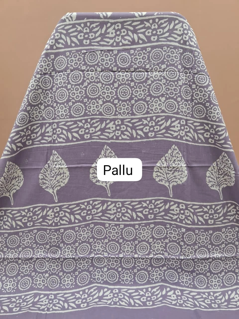 Traditional Lavender soft cotton saree pallu
