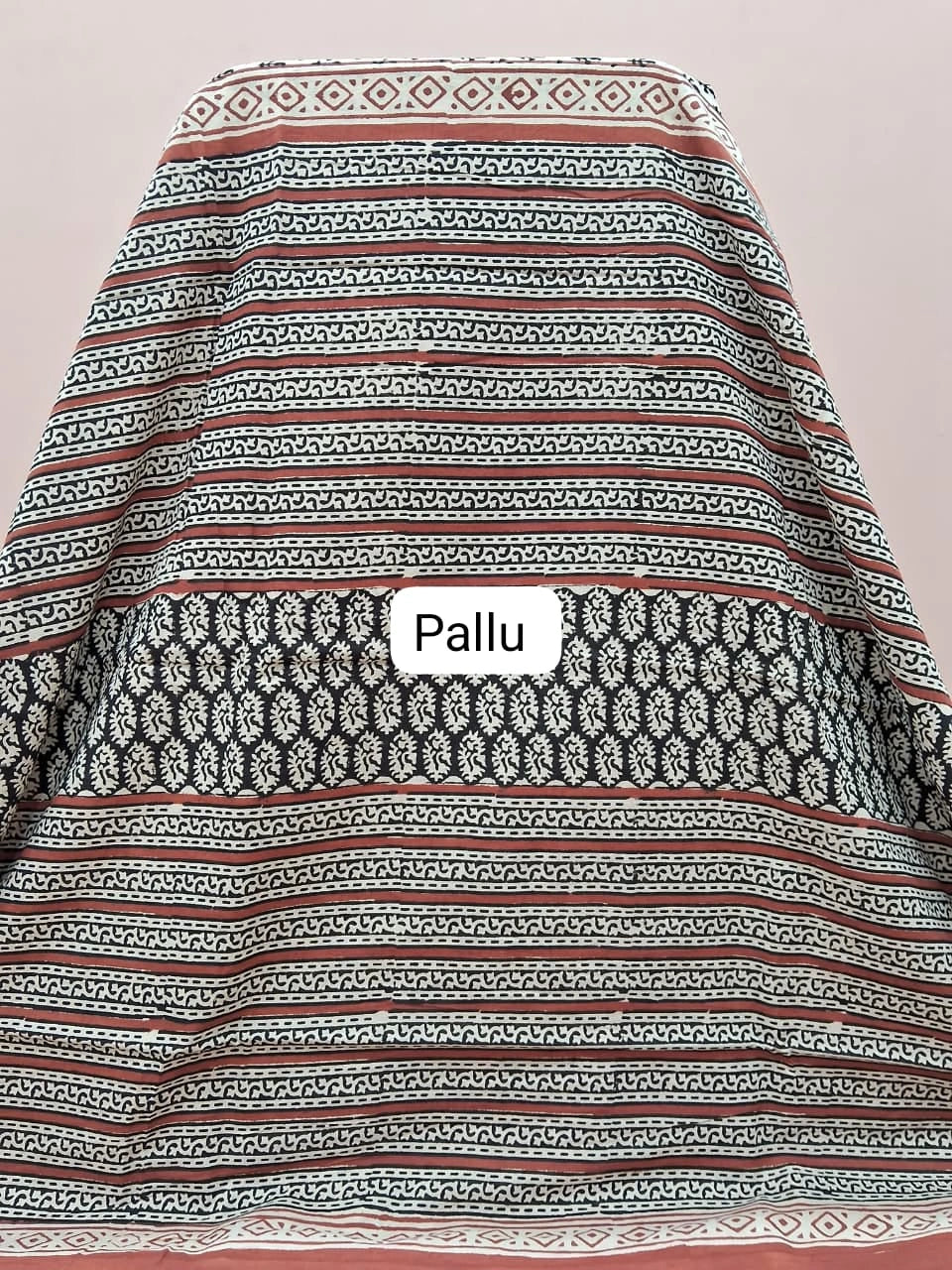 Beige Soft Cotton Saree pallu