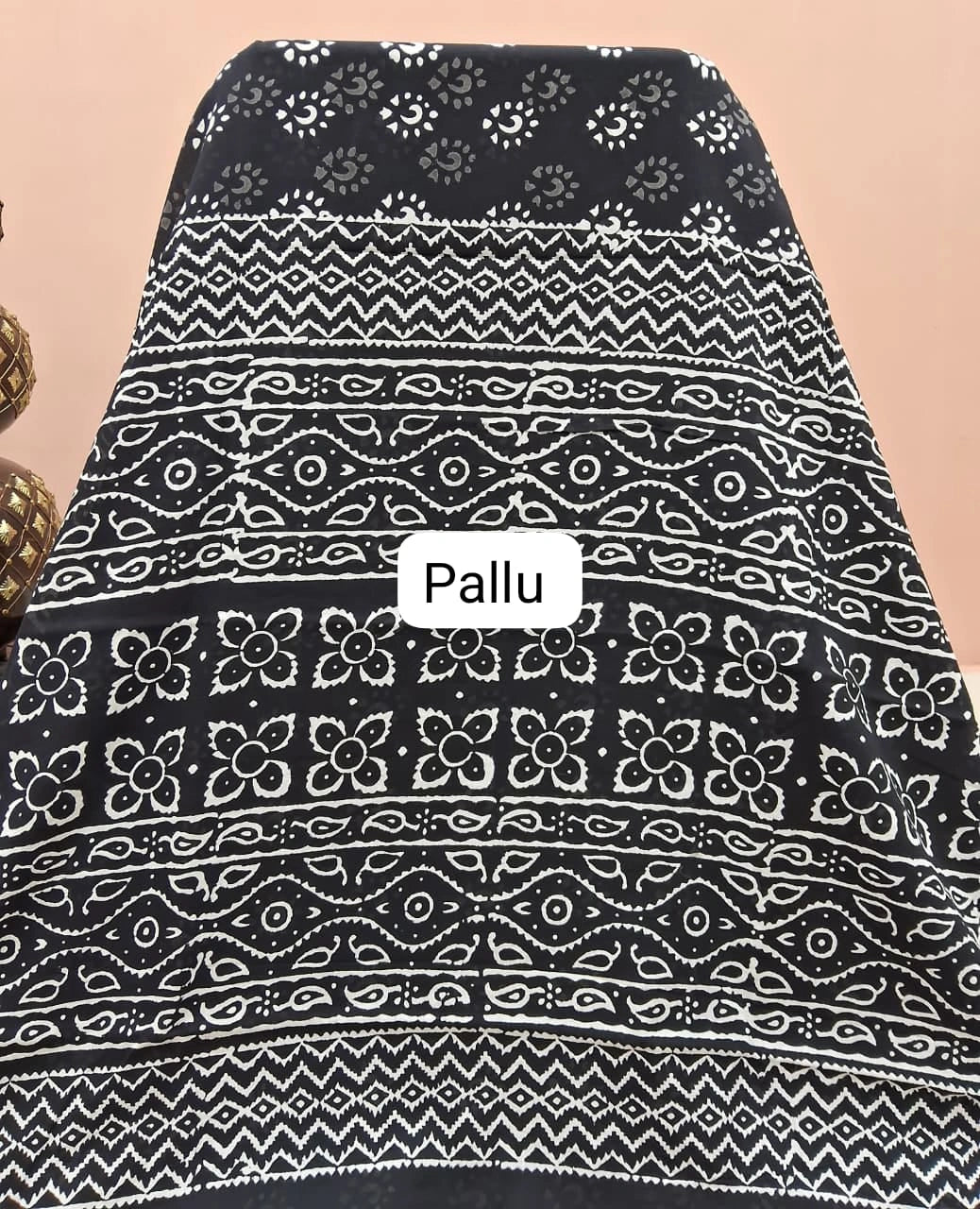 Black Classic Soft Cotton Saree pallu