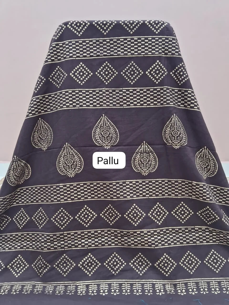 Dark Walnut Brown Pure Soft Cotton Saree pallu