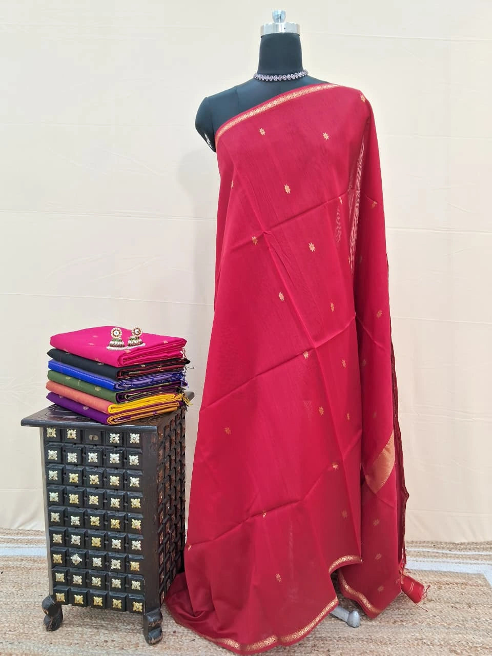 Tomato red pure Maheshwari silk saree 