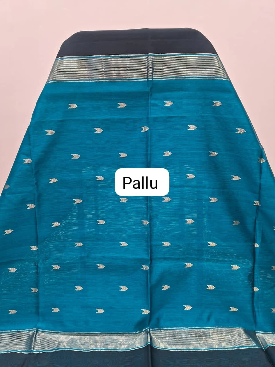 Black Pure Maheshwari Silk Saree pallu