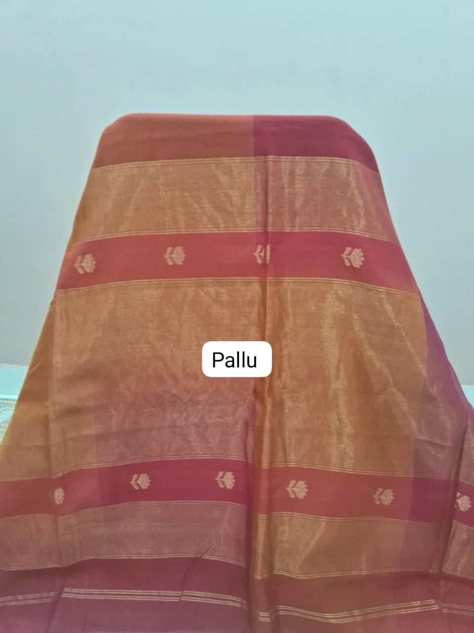 Dual-Shaded Pure Maheshwari Silk Saree pallu