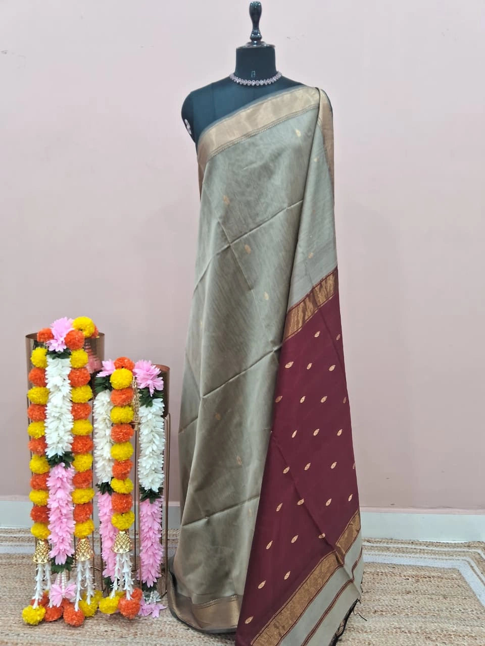 Silver Grey Pure Maheshwari Silk Saree