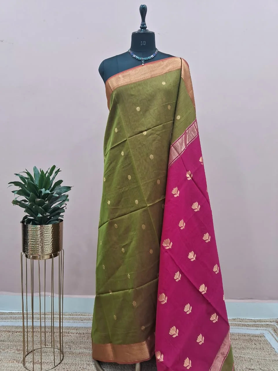 Leaf Green Pure Maheshwari Silk Saree 