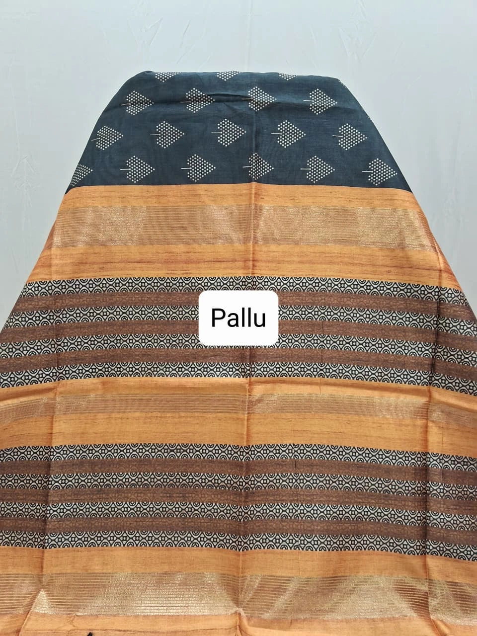 Elegant Black Semi Tussar Saree Pallu