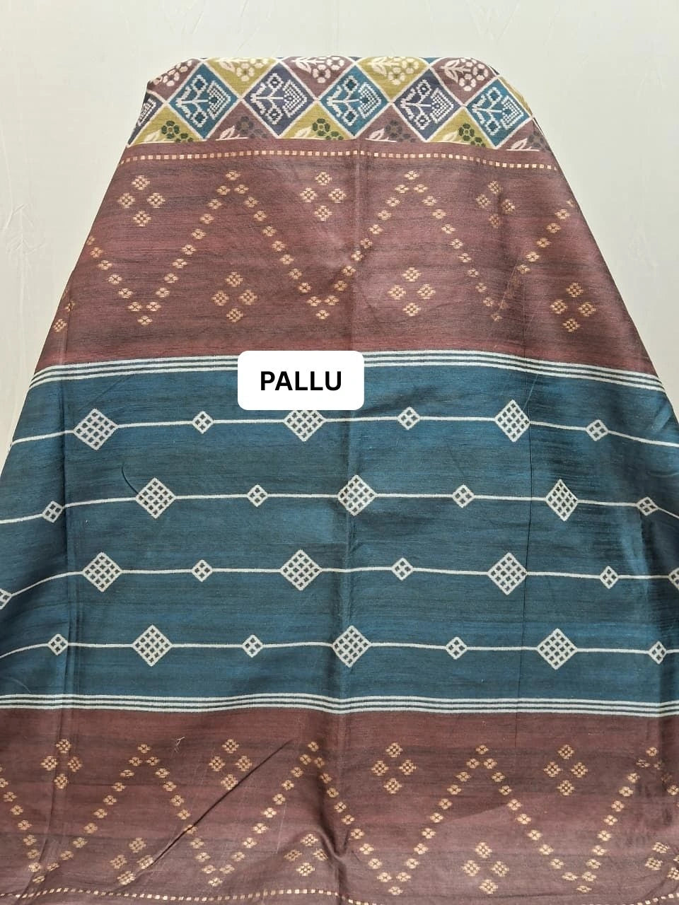 Chocolate Brown Tussar saree pallu