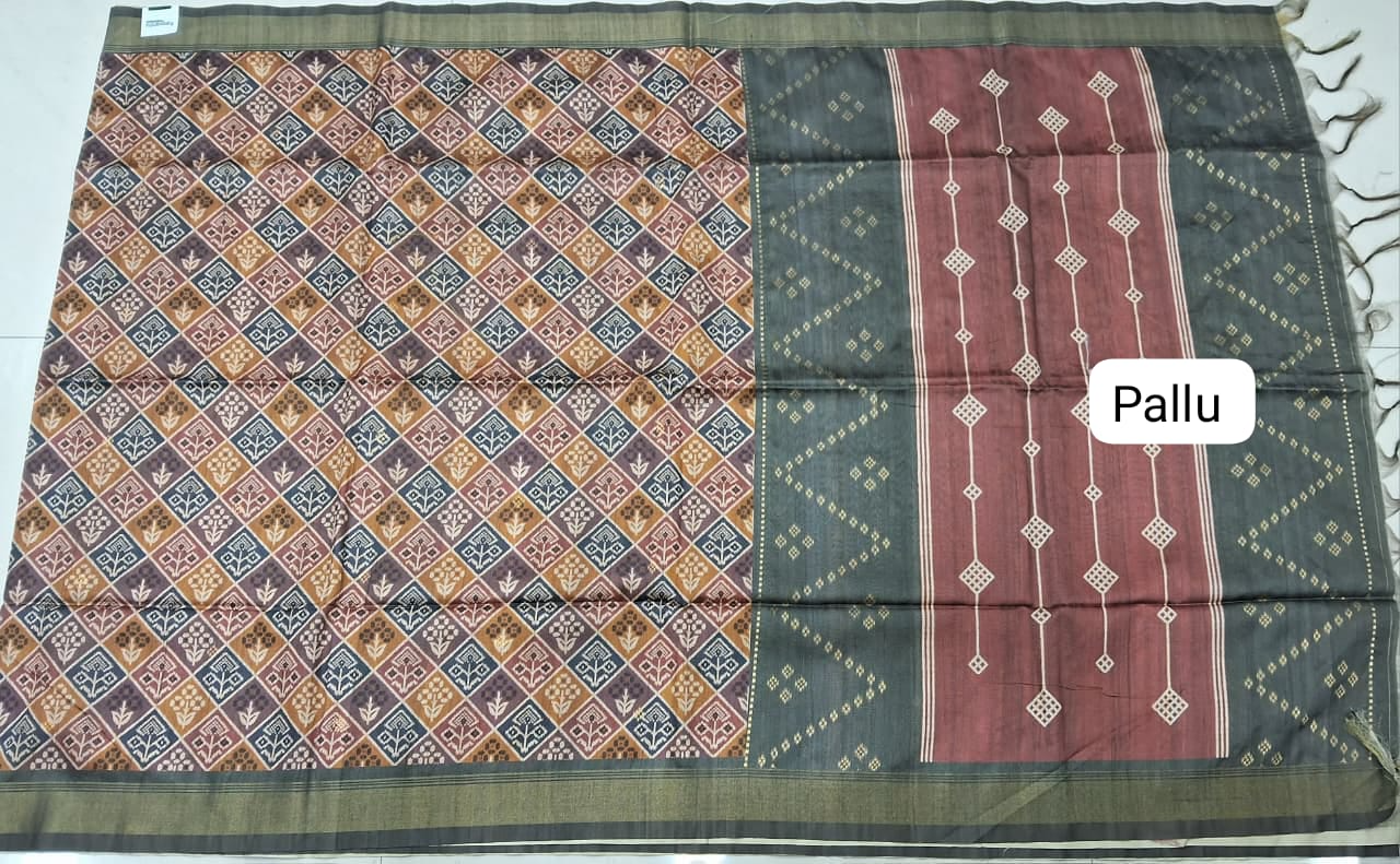 Bottle Green Tussar Saree Pallu