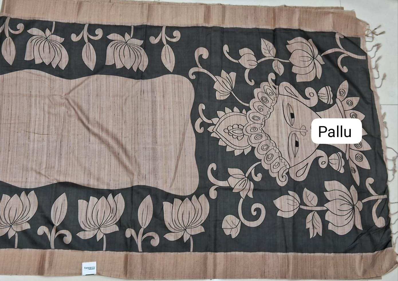 Beige Tussar Saree Pallu