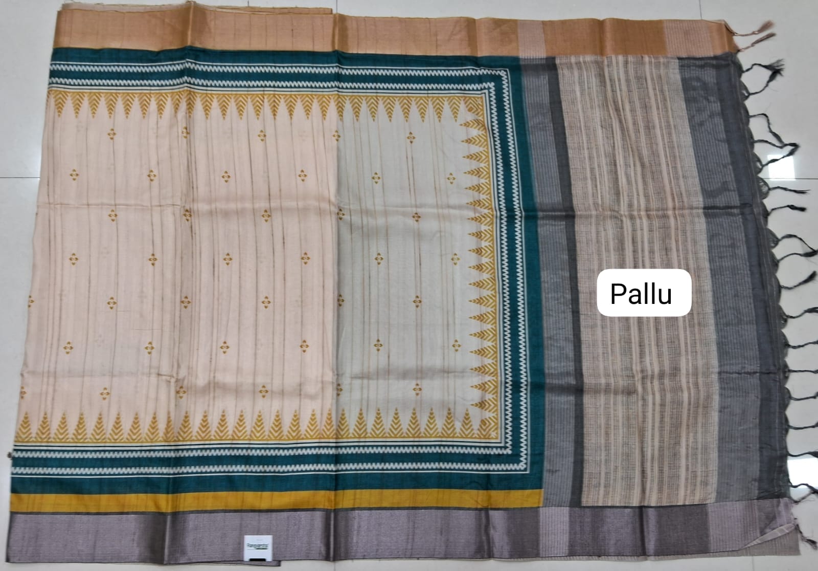 Cream Tussar Saree Pallu