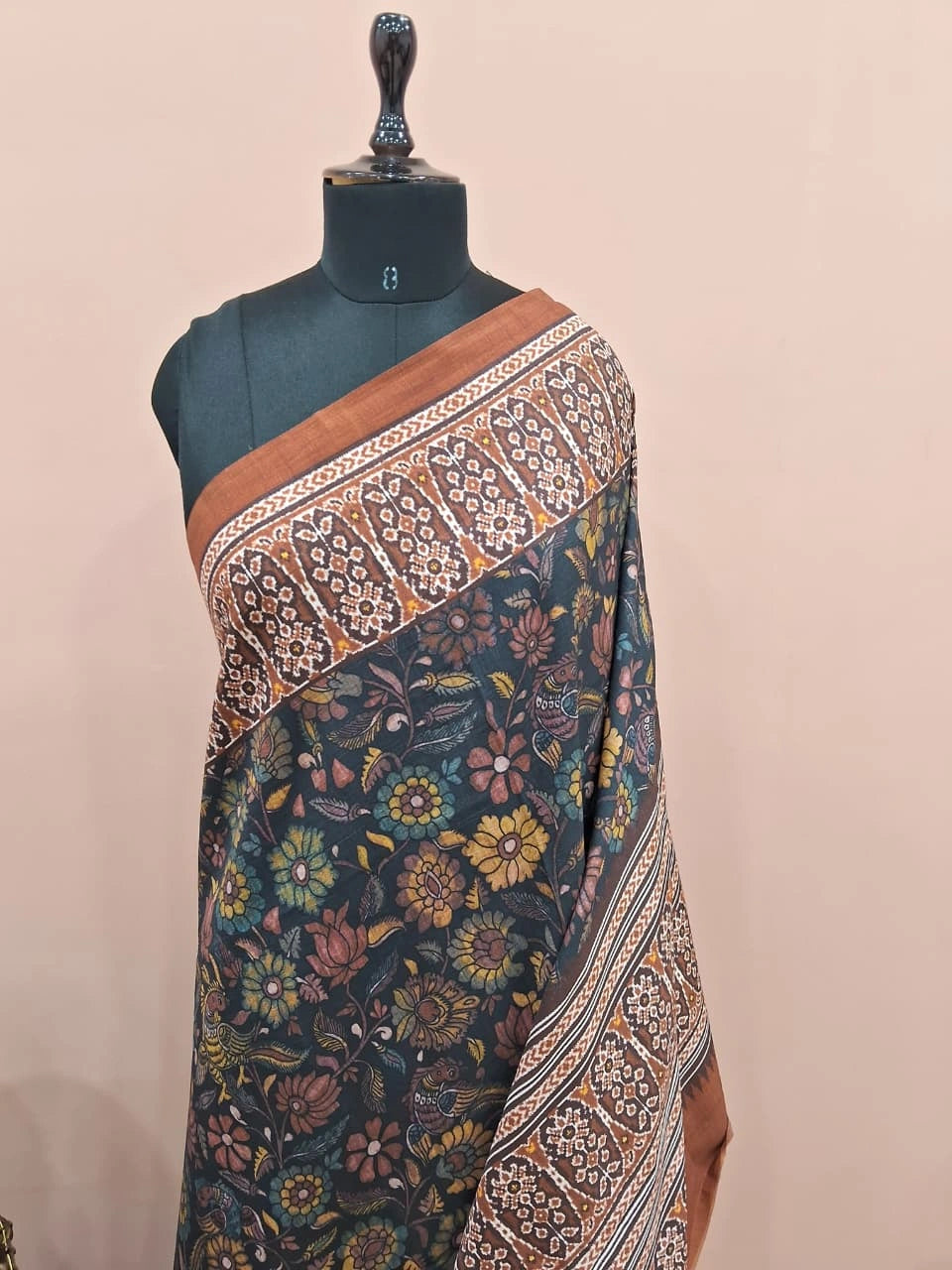Black Gicha Tussar Saree 1