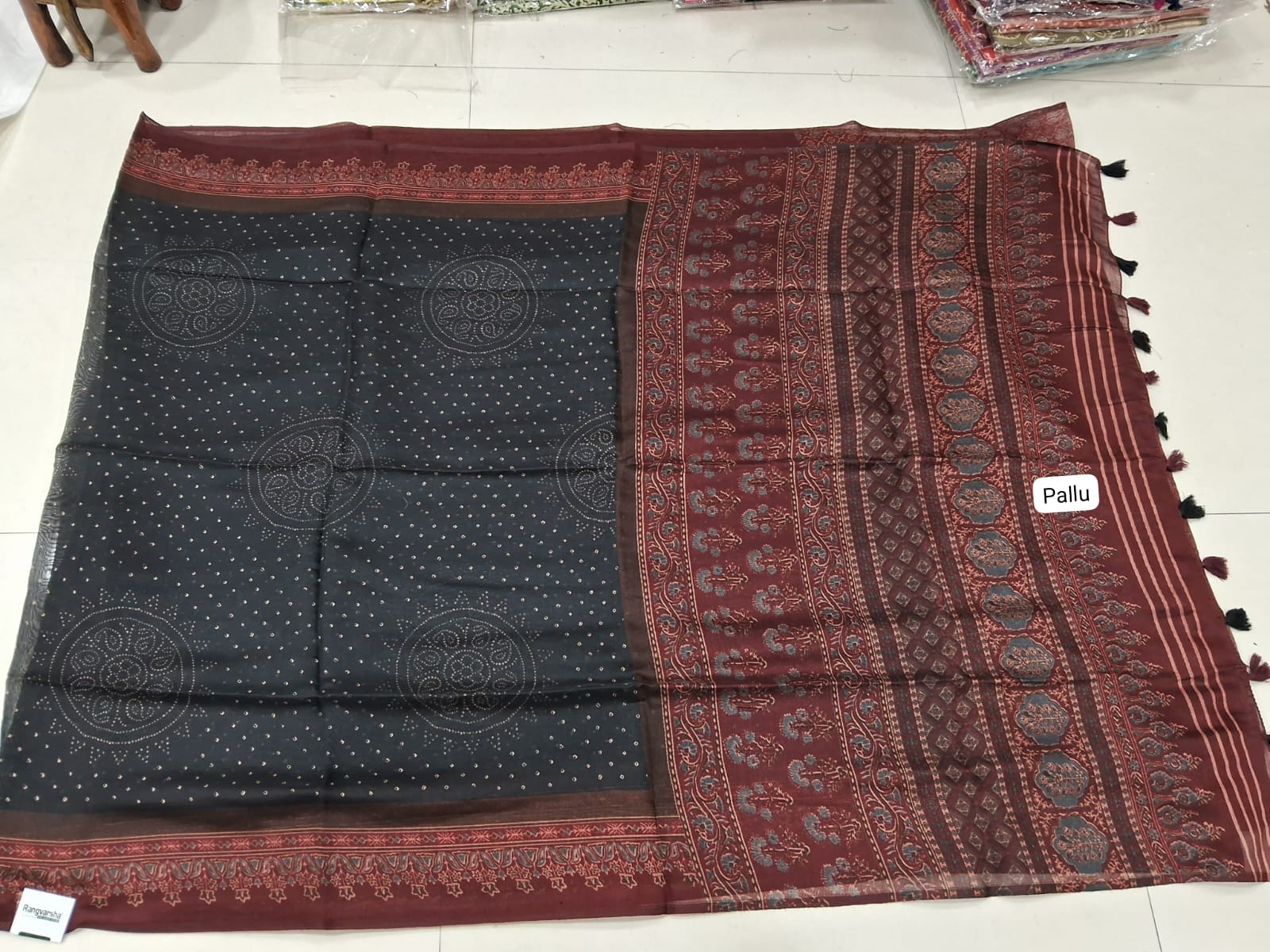 Black Semi Tussar Saree Pallu