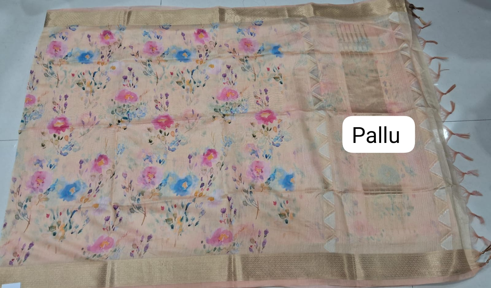 Cream Semi Tussar Saree pallu