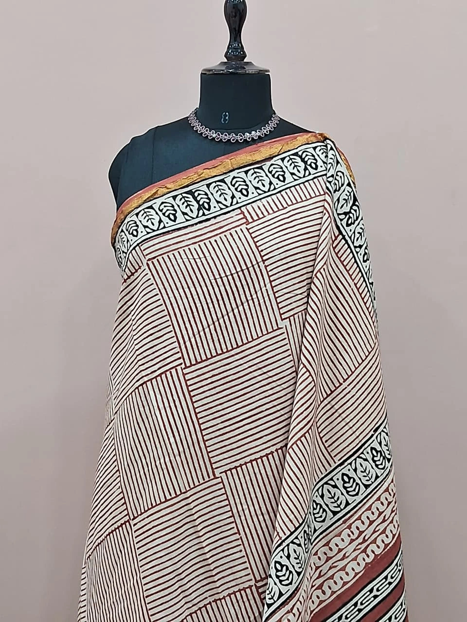 Cream Mulmul Zari Cotton Saree 1