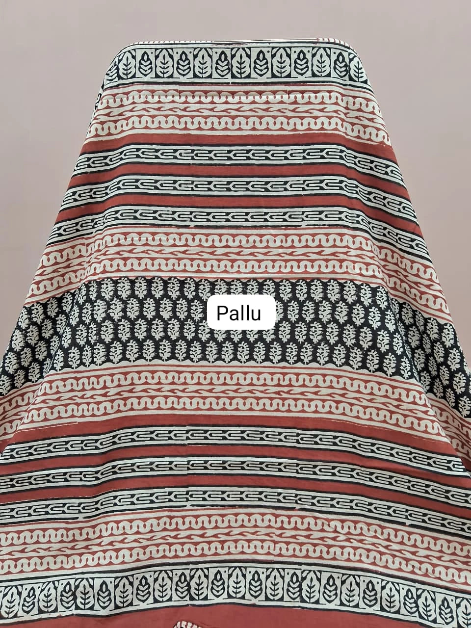 Cream Mulmul Zari Cotton Saree pallu