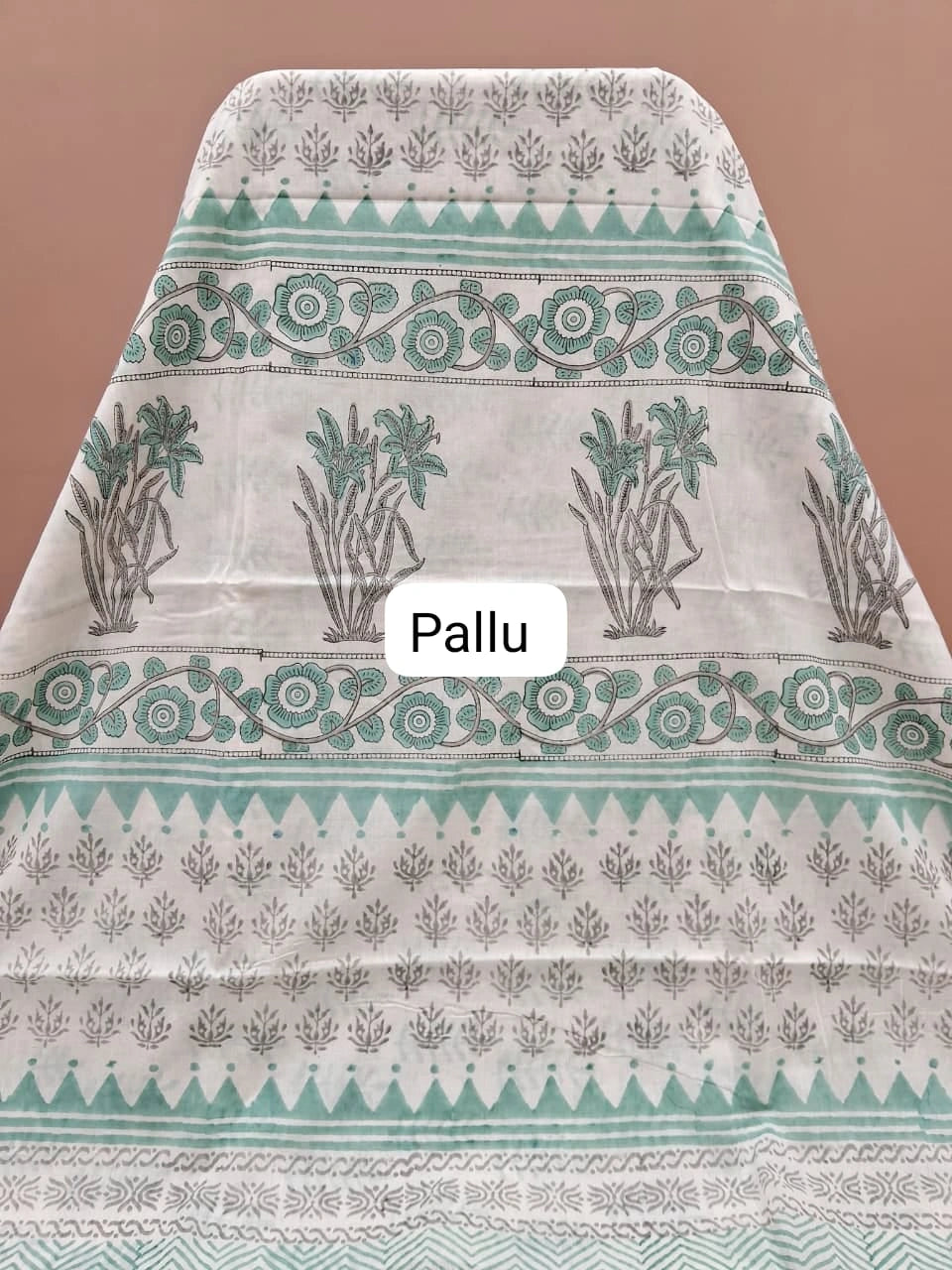 Handwoven White Mulmul Zari Cotton Saree Pallu