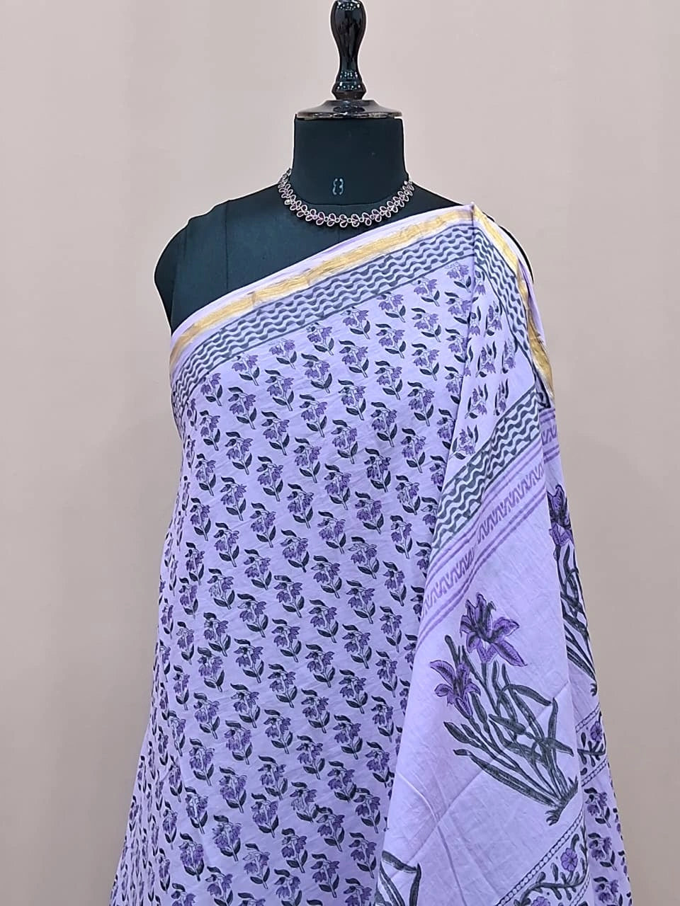 Traditional Lavender Mulmul Zari Cotton Saree 1