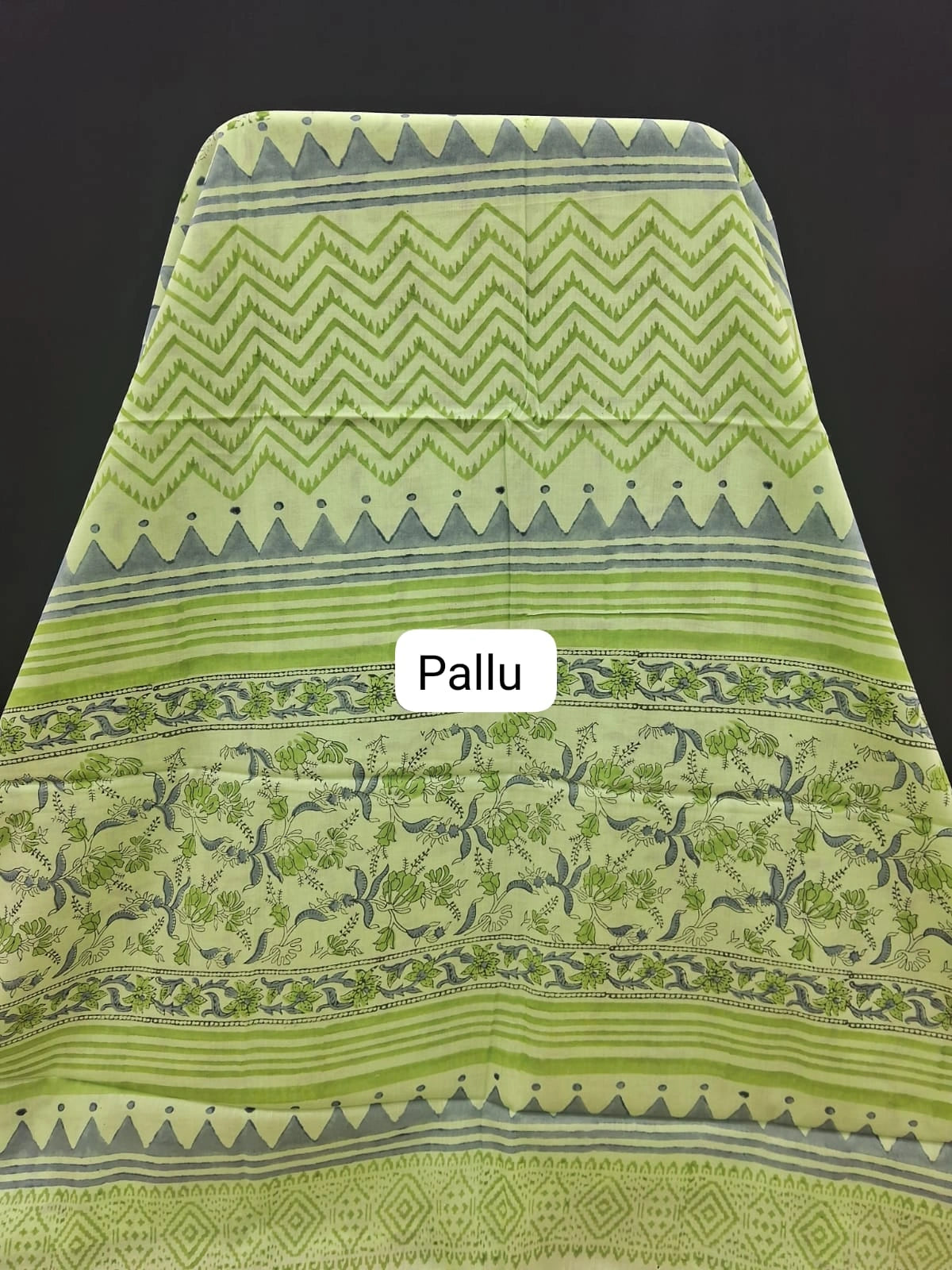Bright Green Mulmul Zari Cotton Saree Pallu