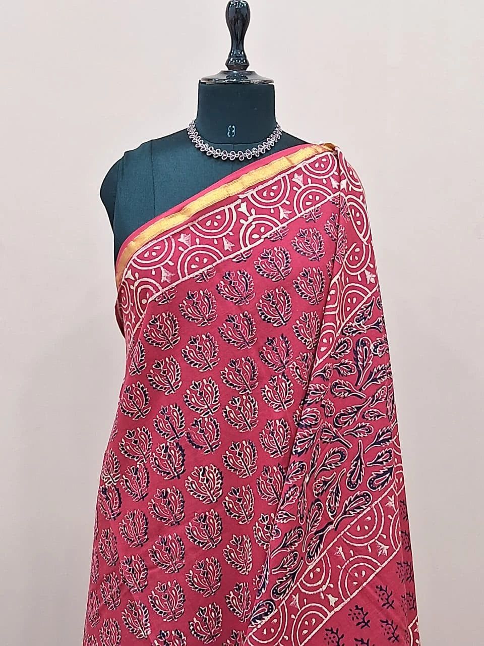 Pure Red Mulmul Zari Cotton Saree 1