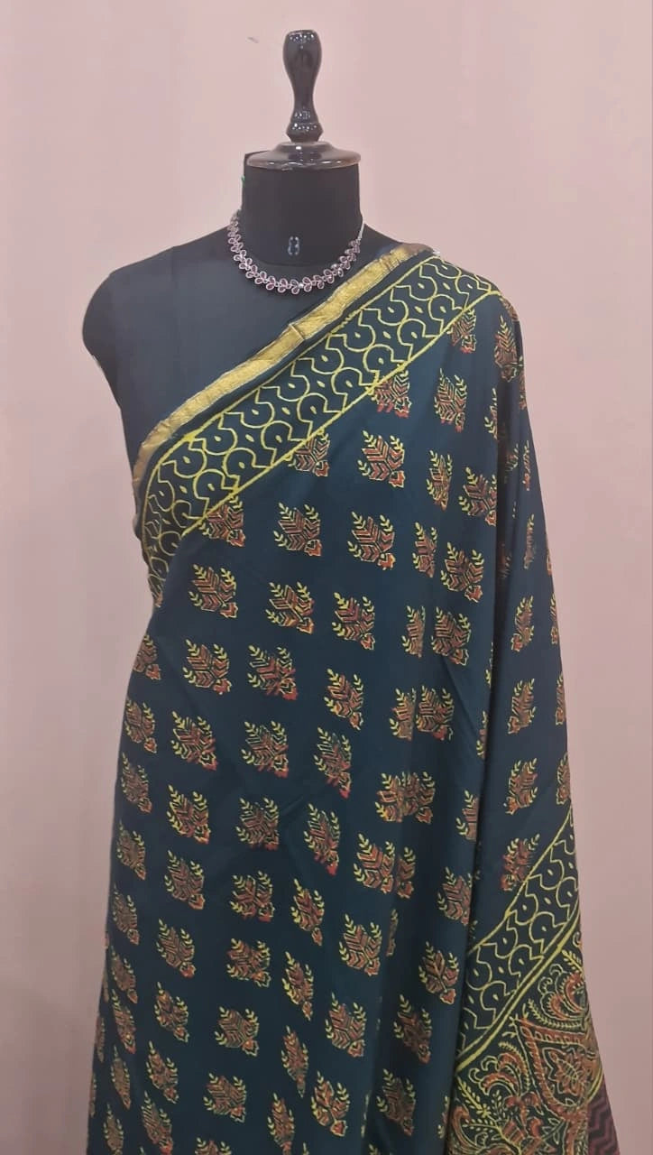 Bottle Green Mulmul Zari Cotton Saree 1